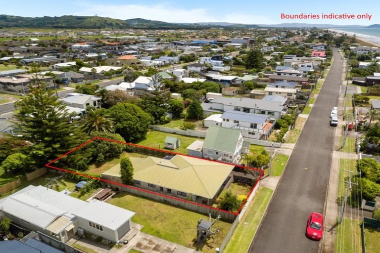 Photo of property in 66 Karewa Parade, Papamoa Beach, Papamoa, 3118