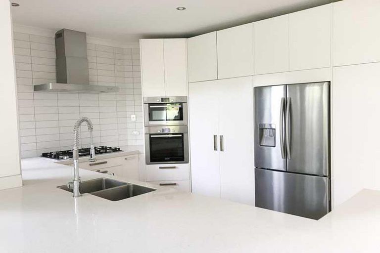 Photo of property in 47 Manor Park, Sunnyhills, Auckland, 2010