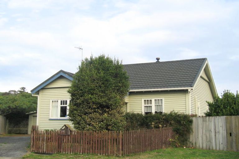 Photo of property in 8 Rodney Grove, Paraparaumu, 5032