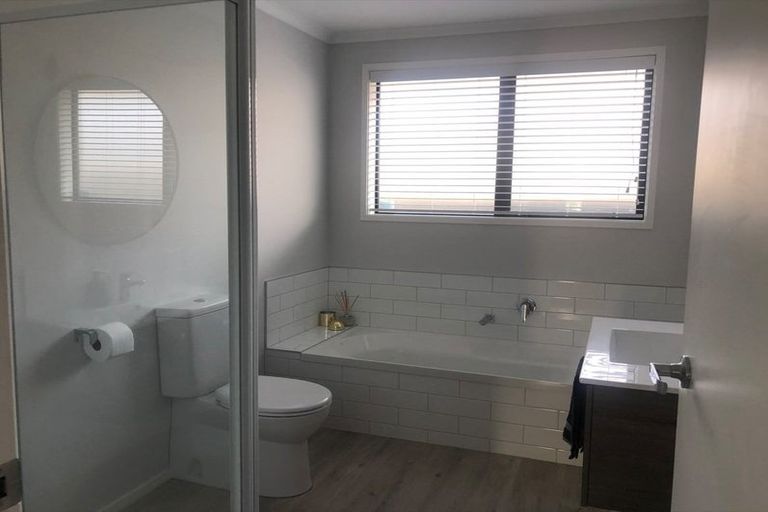 Photo of property in 5 Raynor Crescent, Pyes Pa, Tauranga, 3112