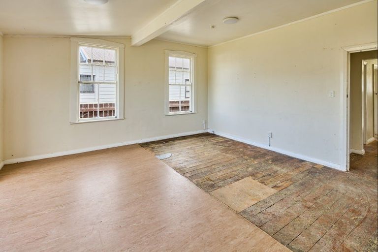 Photo of property in 40 York Street, Moera, Lower Hutt, 5010