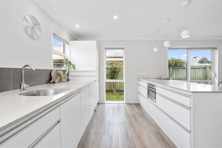 Photo of property in 33 Forest Drive, Parklands, Christchurch, 8083