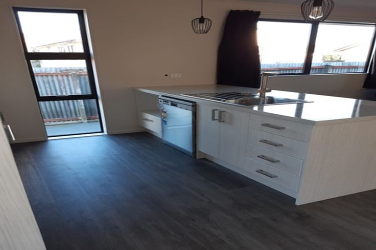 Photo of property in 4 Earnslaw Crescent, Clover Park, Auckland, 2019