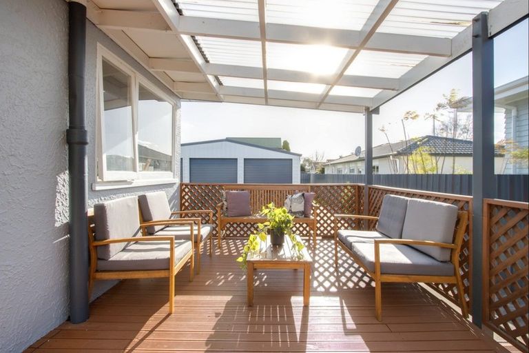 Photo of property in 12 Hinton Road, Taradale, Napier, 4112