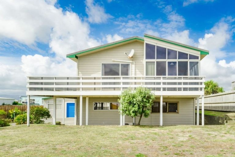 Photo of property in 68 Dixie Street, Te Horo Beach, Otaki, 5581