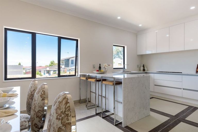 Photo of property in 4225c Great North Road, Glendene, Auckland, 0602