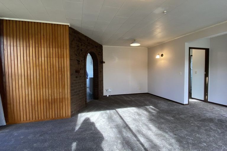 Photo of property in 11 Ewbank Place, Manurewa, Auckland, 2102