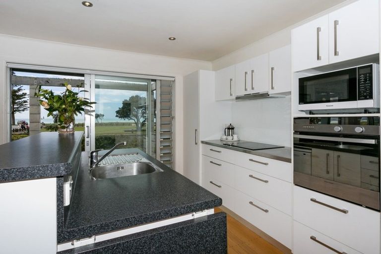 Photo of property in 10 The Esplanade, Westshore, Napier, 4110