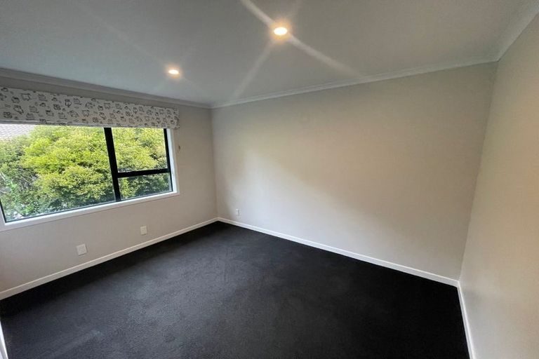 Photo of property in 2/28 Coroglen Avenue, Birkenhead, Auckland, 0626