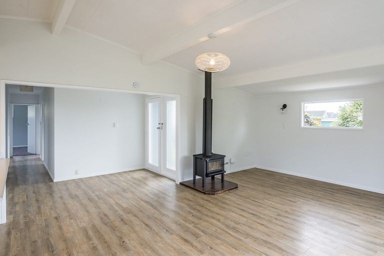 Photo of property in 32 Sylvan Avenue, Waikanae, 5036