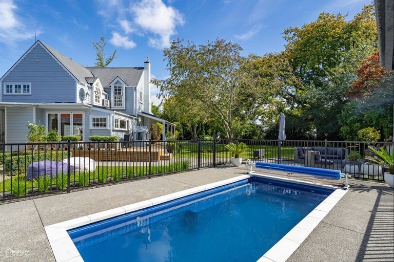 Photo of property in 19 Kempton Street, Greytown, 5712