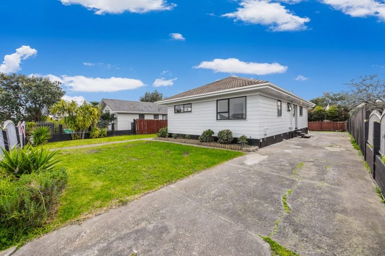 Photo of property in 53 Burundi Avenue, Clendon Park, Auckland, 2103