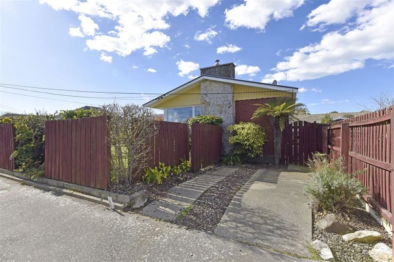 Photo of property in 25 Erin Crescent, Mairehau, Christchurch, 8013