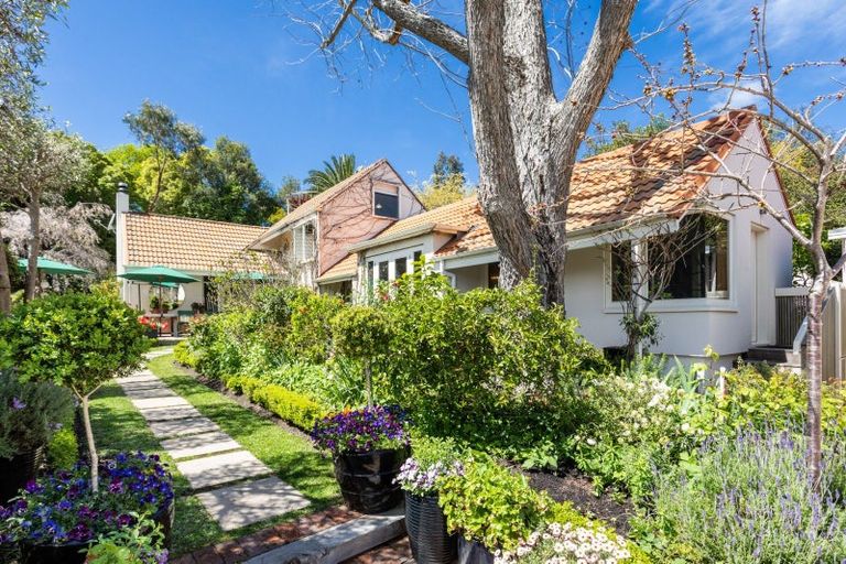 Photo of property in 15 Muritai Crescent, Havelock North, 4130