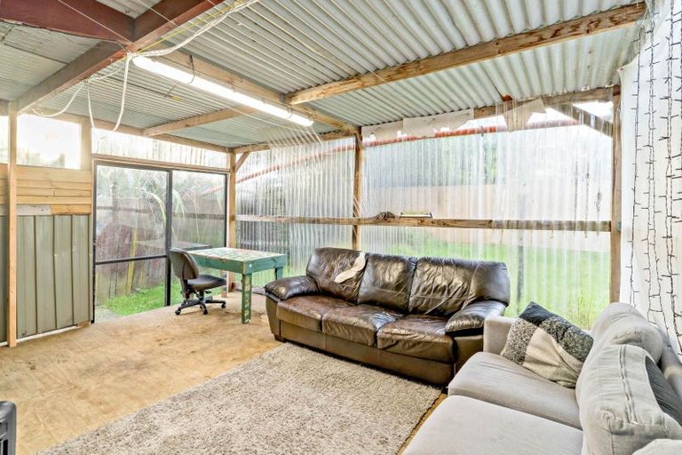 Photo of property in 25 Dissmeyer Drive, Clover Park, Auckland, 2019