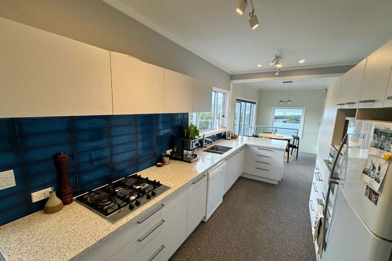 Photo of property in 102 Homebush Road, Khandallah, Wellington, 6035