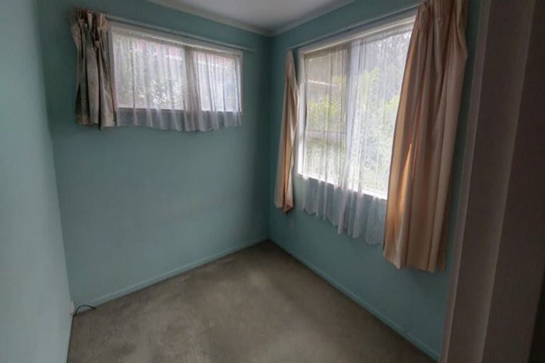 Photo of property in 8 Jenelin Road, Glendene, Auckland, 0602