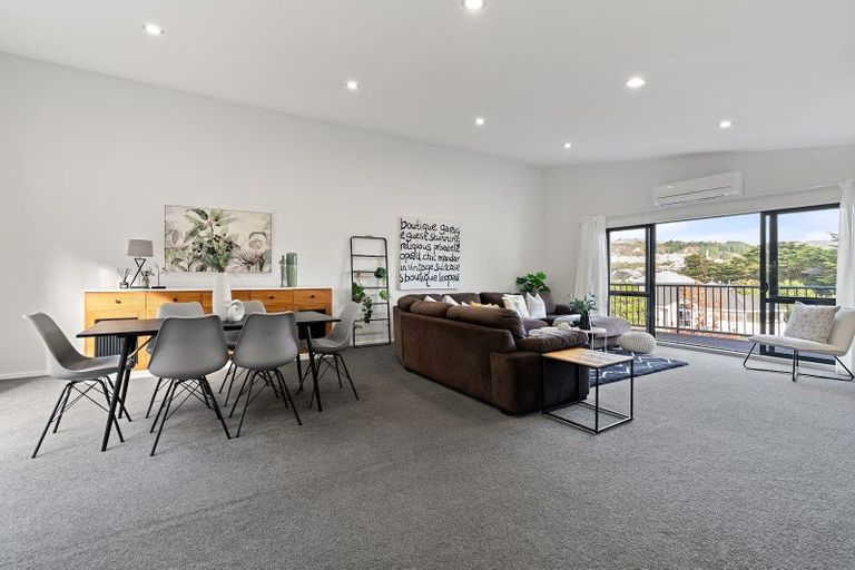 Photo of property in 7 Joseph Banks Drive, Whitby, Porirua, 5024