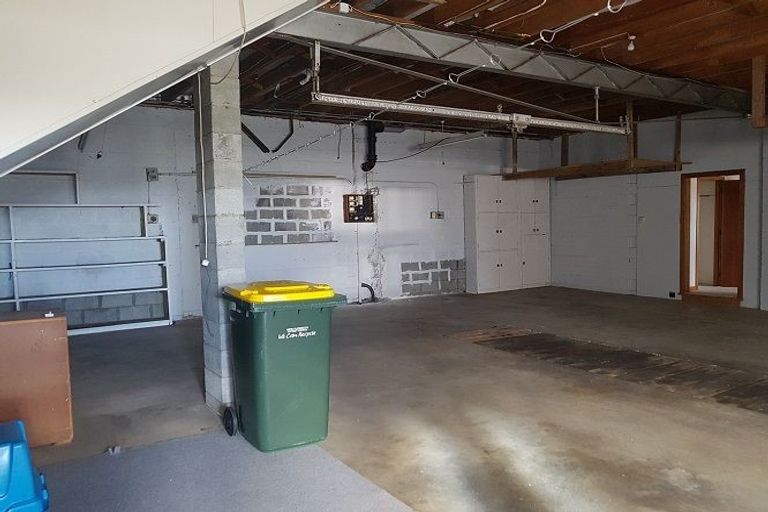 Photo of property in 5 Hillcrest Street, Glen Avon, New Plymouth, 4312