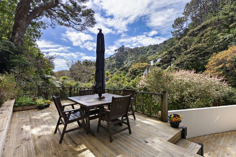 Photo of property in 18 Marama Terrace, Eastbourne, Lower Hutt, 5013