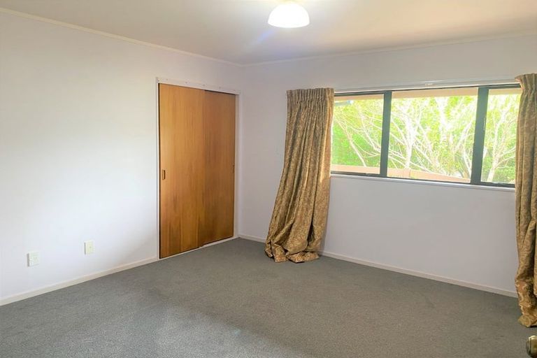 Photo of property in 14 Ellwood Place, Churton Park, Wellington, 6037