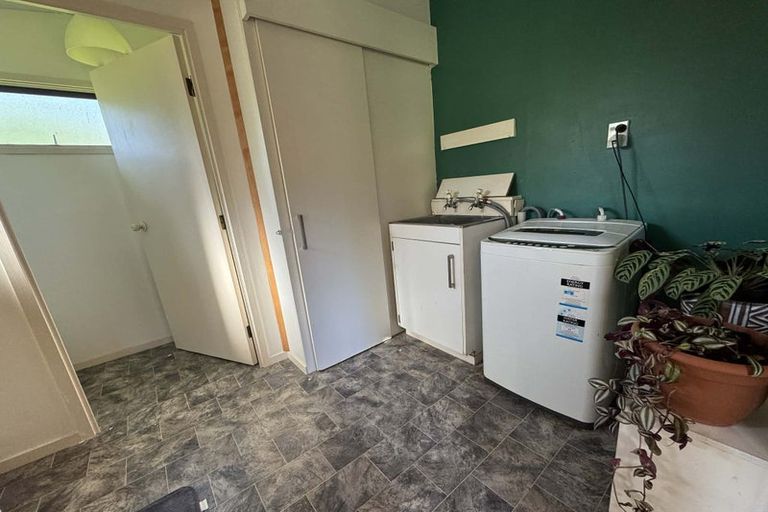 Photo of property in 9 Hall Terrace, Omata, New Plymouth, 4374