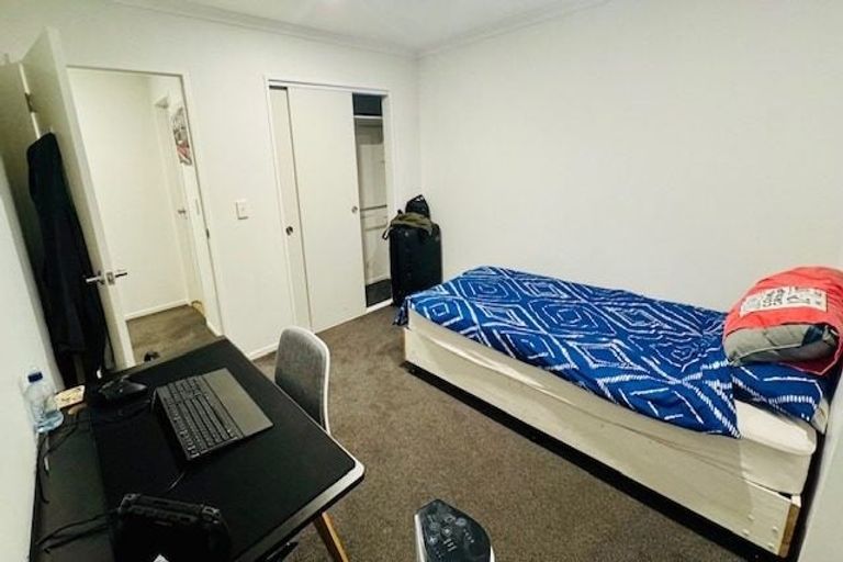 Photo of property in 8 Antigua Way, Grenada Village, Wellington, 6037