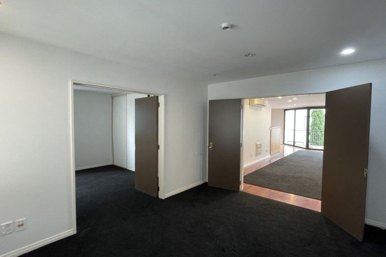 Photo of property in St James Courts, 1/77 Gloucester Street, Christchurch Central, Christchurch, 8013