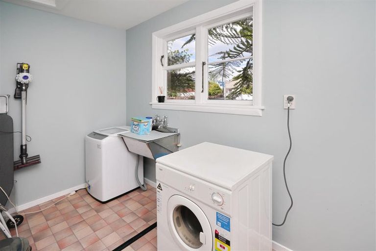 Photo of property in 50 Pitcairn Crescent, Bryndwr, Christchurch, 8053