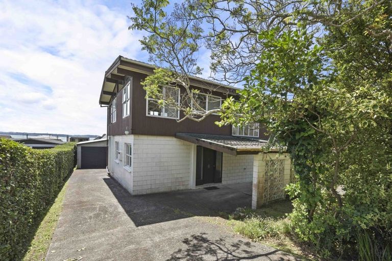 Photo of property in 42 De Luen Avenue, Tindalls Beach, Whangaparaoa, 0930