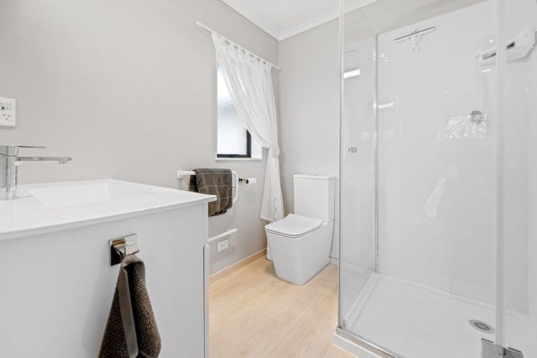 Photo of property in 43 Kinder Street, Acacia Bay, Taupo, 3330