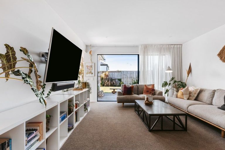 Photo of property in 37 Colpoma Close, Papamoa Beach, Papamoa, 3118