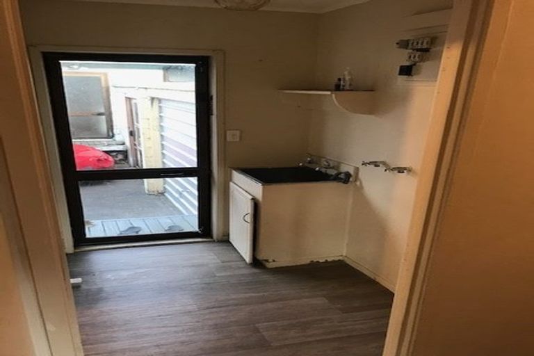 Photo of property in 2/10 Burundi Avenue, Clendon Park, Auckland, 2103