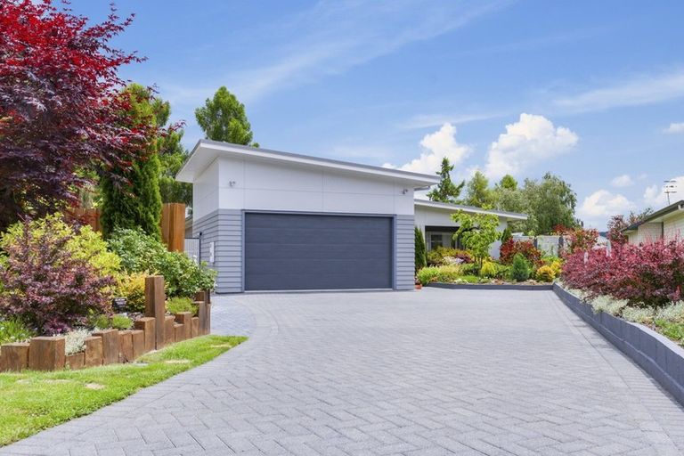 Photo of property in 8 Nursery Lane, Kinloch, Taupo, 3377