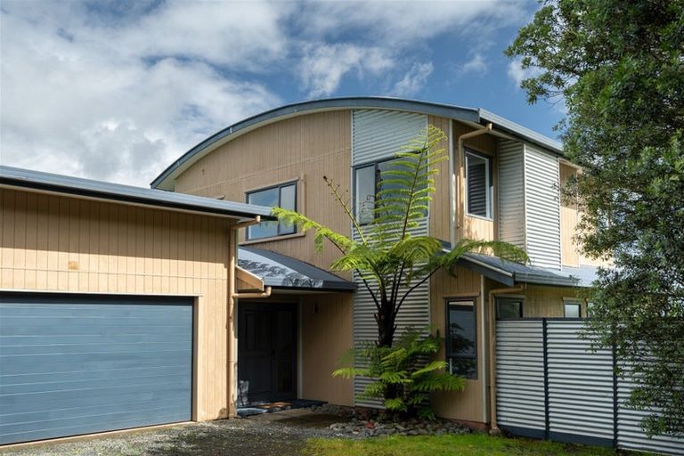 Photo of property in 42 Piwakawaka Rise, Karetu, 0283