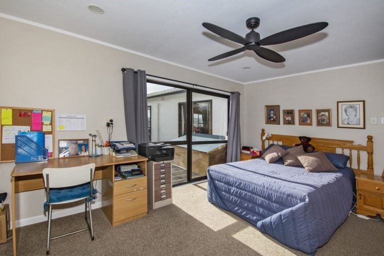 Photo of property in 64 Handforth Street, Onerahi, Whangarei, 0110