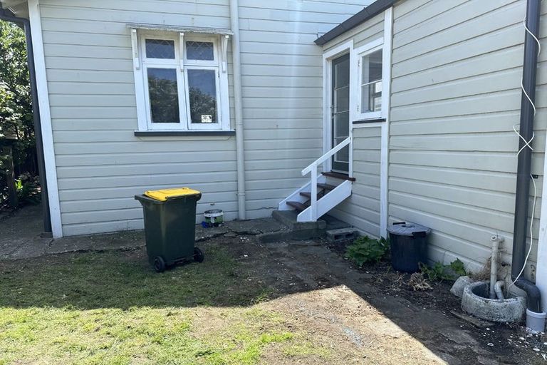 Photo of property in 102 Coutts Street, Kilbirnie, Wellington, 6022