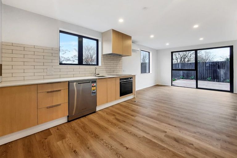 Photo of property in 1/12 Newbridge Place, Ilam, Christchurch, 8041