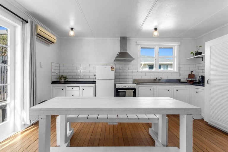 Photo of property in 15 Matai Street, Edgecumbe, 3120