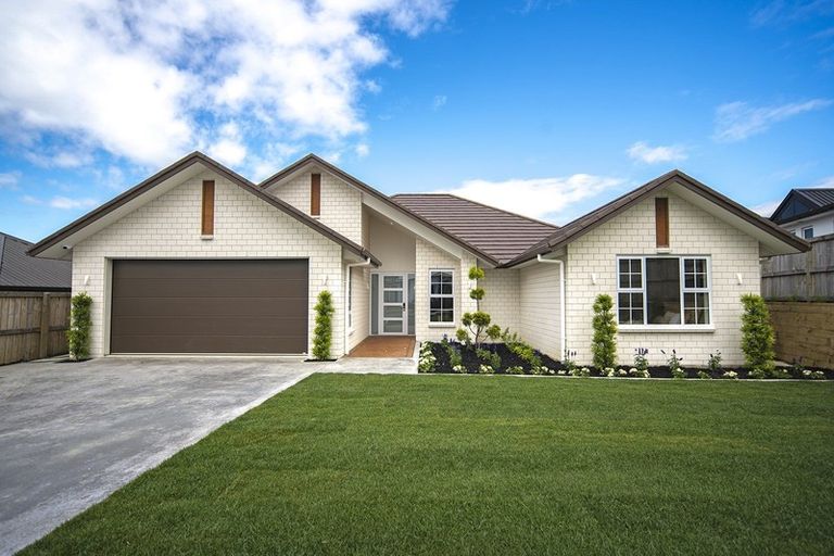 Photo of property in 12 Waireka Road, Rototuna North, Hamilton, 3210