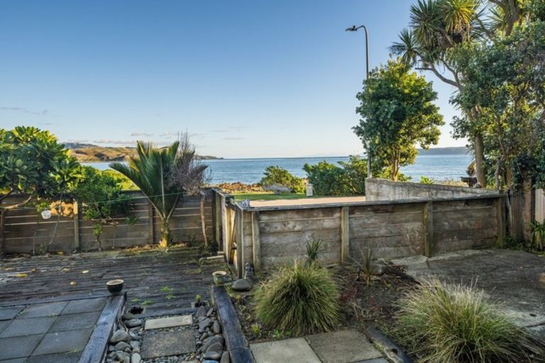 Photo of property in 14 Moana Road, Plimmerton, Porirua, 5026