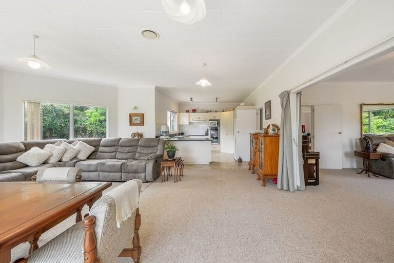 Photo of property in 307 Te Moana Road, Waikanae, 5036