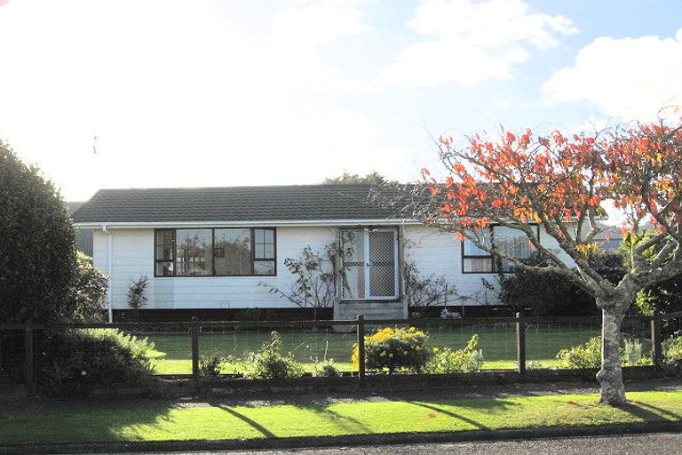 Photo of property in 30 Oriwa Crescent, Otaki, 5512