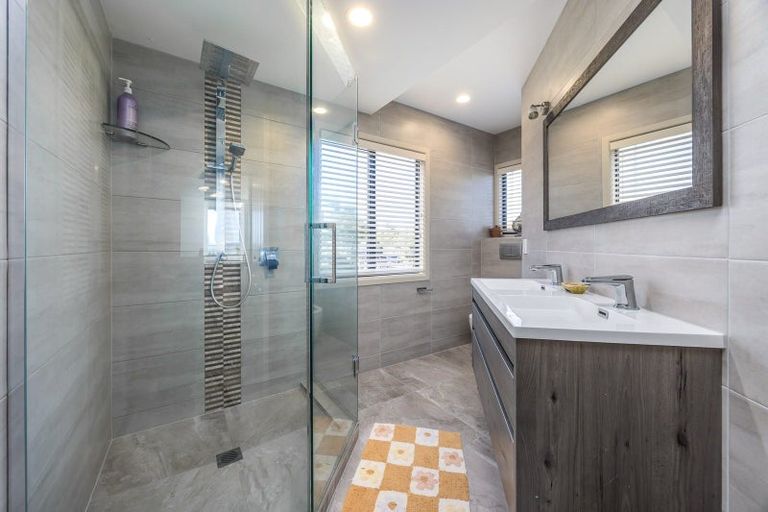 Photo of property in 82 Hadfield Street, Beach Haven, Auckland, 0626