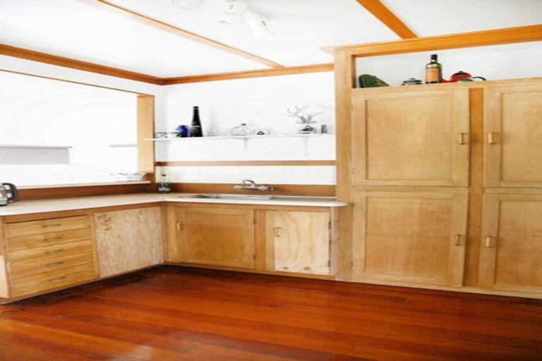 Photo of property in 20 Racecourse Road, Waiuku, 2123