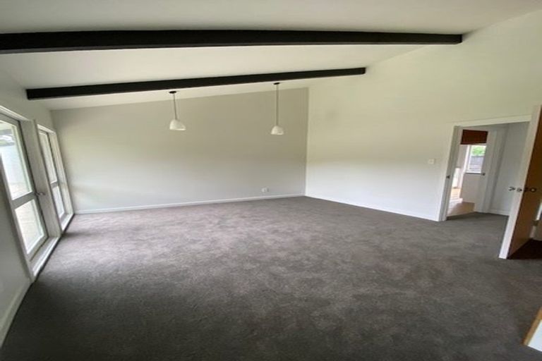 Photo of property in 26 Raekura Place, Redcliffs, Christchurch, 8081