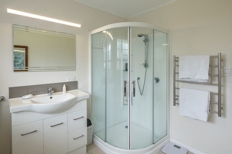 Photo of property in 22 Awanui Drive, Waikanae, 5036