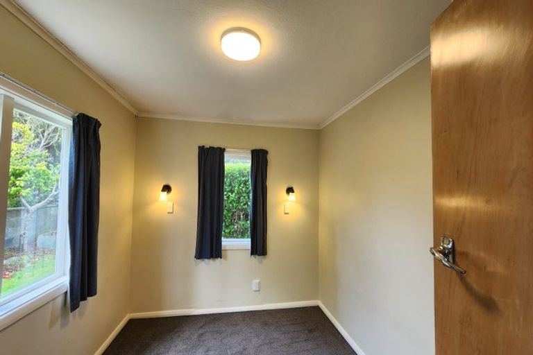 Photo of property in 34 Tuatoru Street, Eastbourne, Lower Hutt, 5013