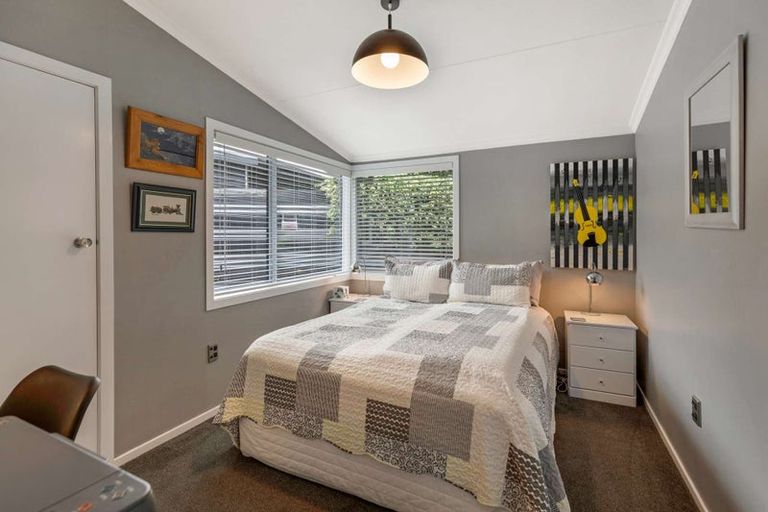 Photo of property in 11 Opawa Place, Terrace End, Palmerston North, 4410