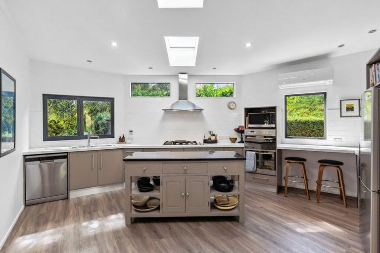 Photo of property in 2 Fiesta Grove, Raumati Beach, Paraparaumu, 5032